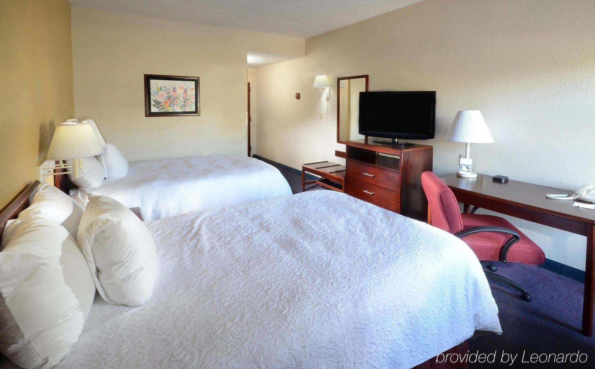 Hampton Inn Roxboro Exteriér fotografie